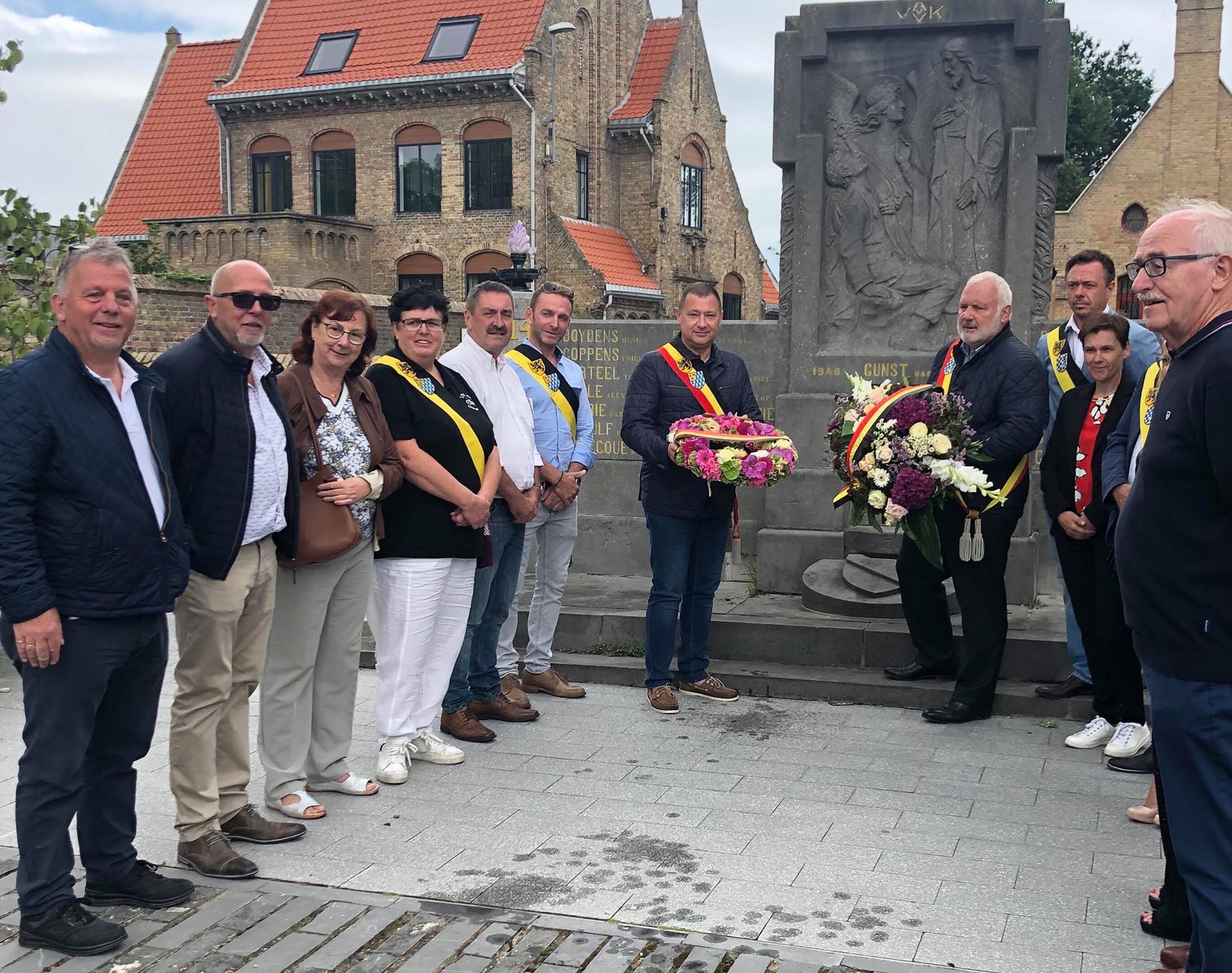 Glabbeek en Middelkerke houden bloemenhulde aan graf soldaat Jeroom Roye