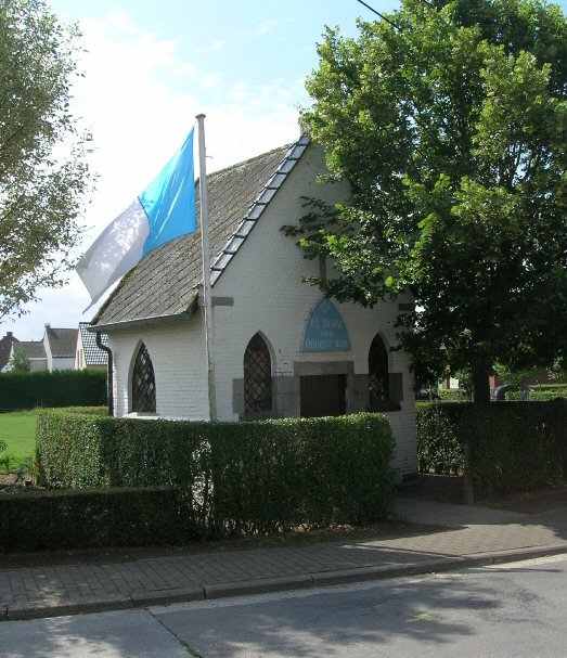 Gemeente Glabbeek gaat kapel op hoek Dorpsstraat/Stationsstraat in Kapellen met subsidies renoveren