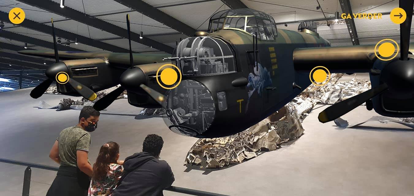 Britse bommenwerper Lancaster NN775 die tijdens WO II neerstortte in Bunsbeek is te bezichtigen in Nederlands oorlogsmuseum