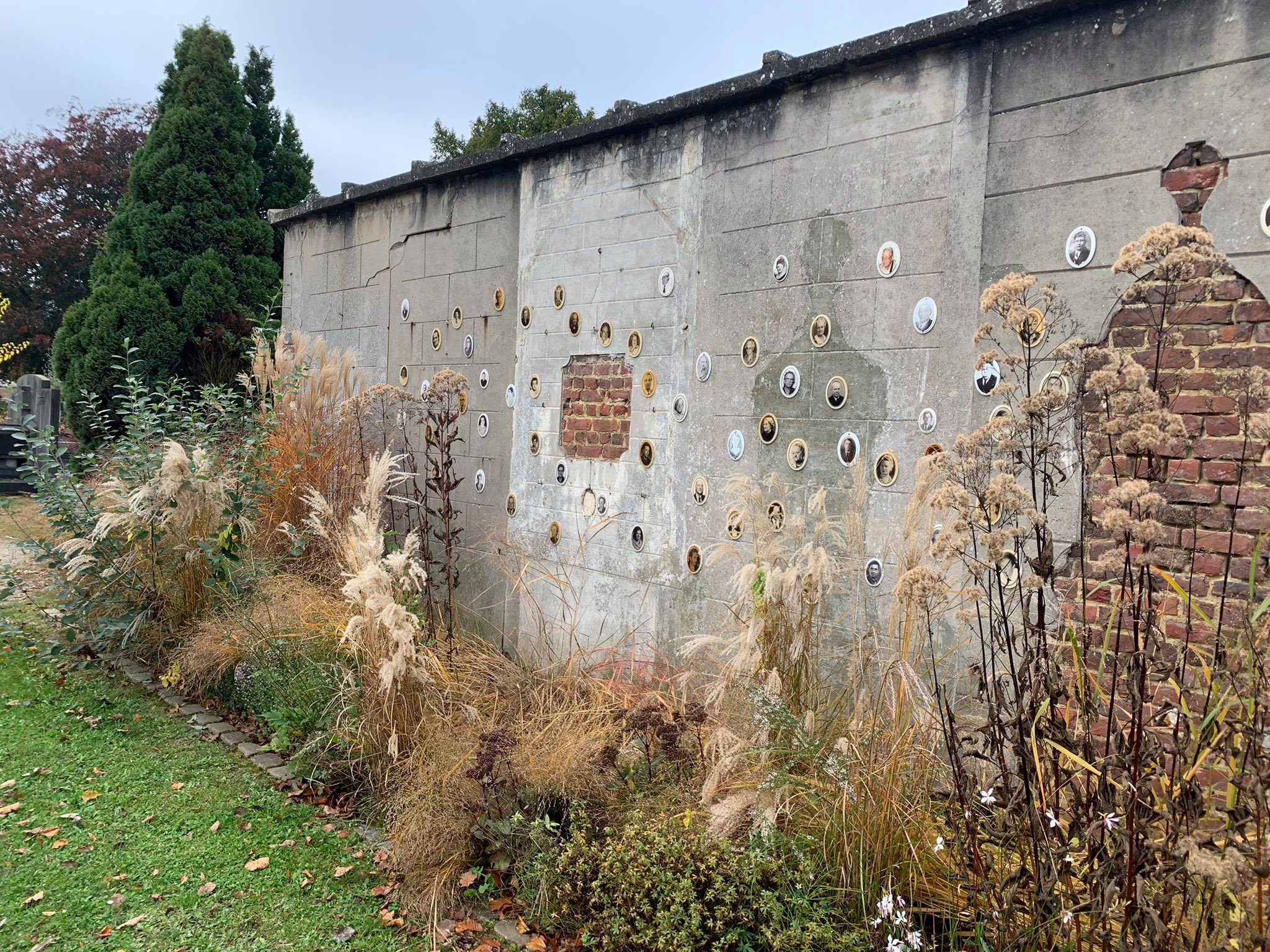 Gemeente Glabbeek gaat alle oud strijders en slachtoffers uit WO I en WO II een nieuwe herdenkingsplaats op elk kerkhof geven