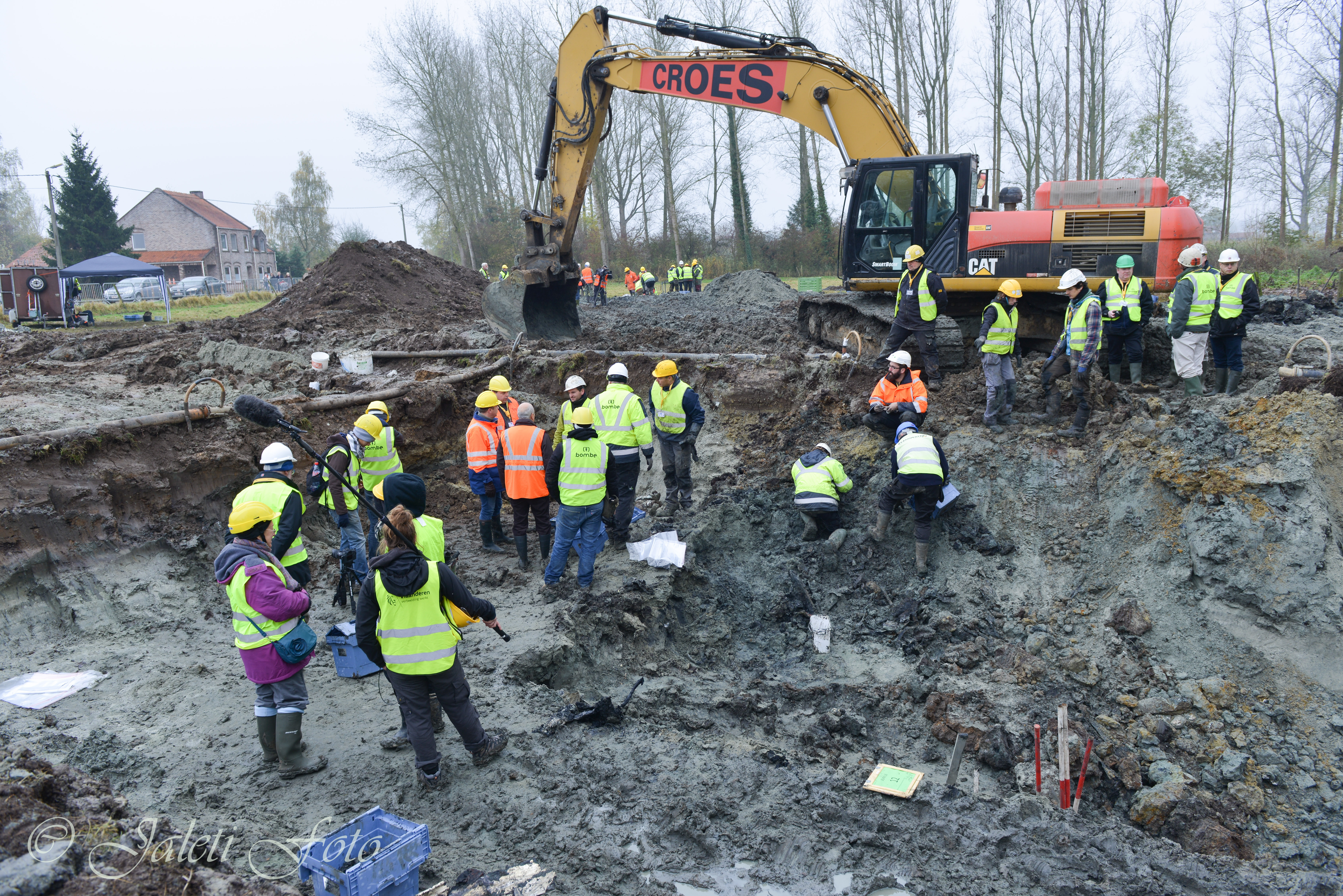De opgraving van de Lancaster NN775 in november 2016